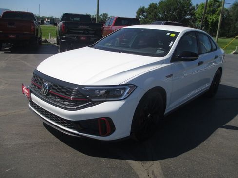 Used 2024 Volkswagen Jetta GLI 40th Anniversary Edition FWD image 10