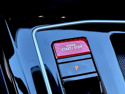 Used 2024 Volkswagen Golf R 2.0T image 20