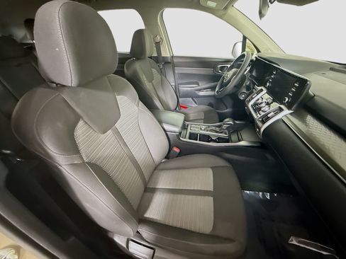 Used 2021 Kia Sorento LX image 28