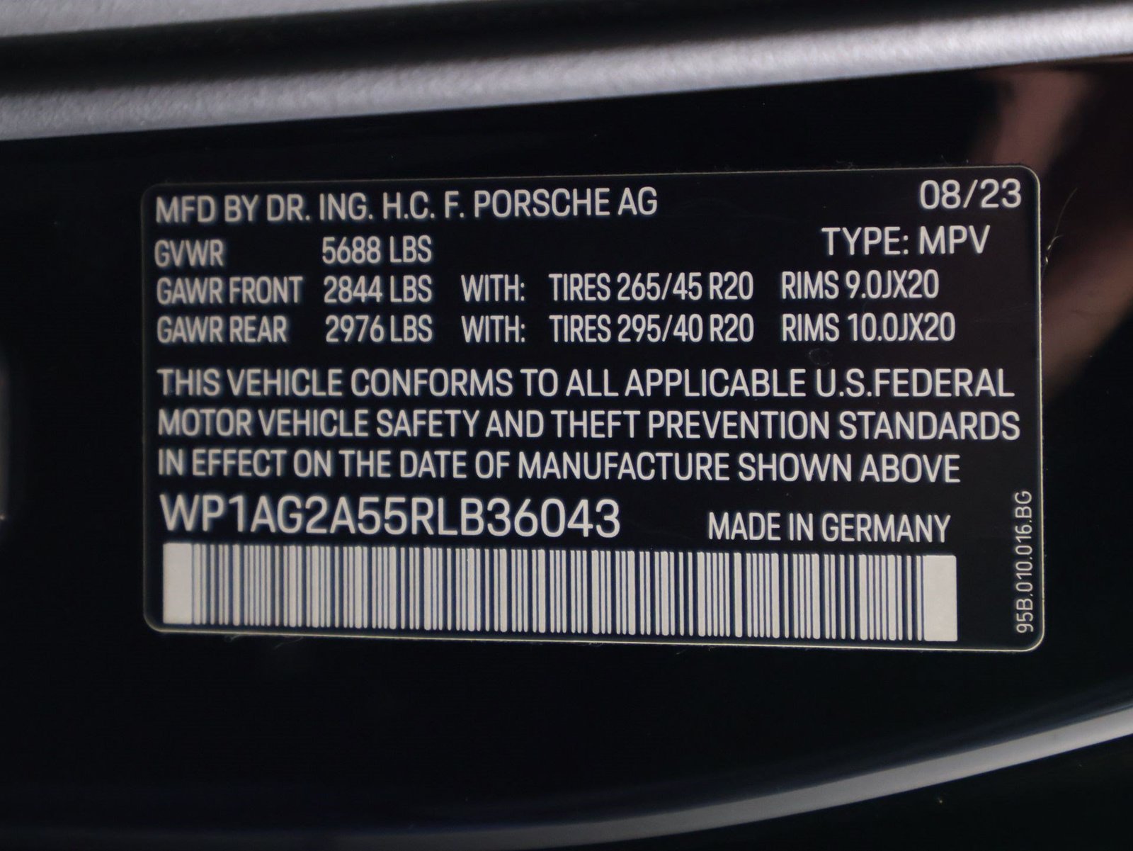 Certified 2024 Porsche Macan S AWD/4WD image 19