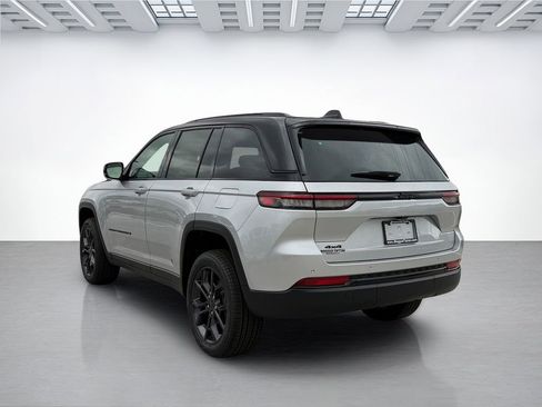 New 2025 Jeep Grand Cherokee Limited image 5