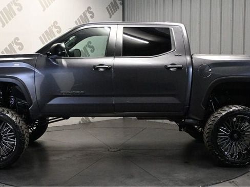 Used 2025 Toyota Tundra SR5 AWD/4WD image 8