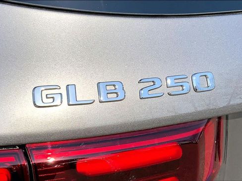 New 2026 Mercedes-Benz GLB 250 4MATIC image 19