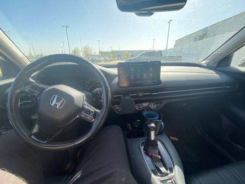 Used 2024 Honda HR-V EX-L image 11