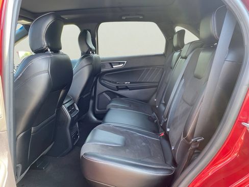 Used 2019 Ford Edge ST w/ Equipment Group 401A AWD/4WD image 14