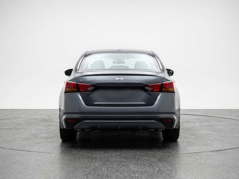 Used 2025 Nissan Altima 2.5 SV FWD image 7