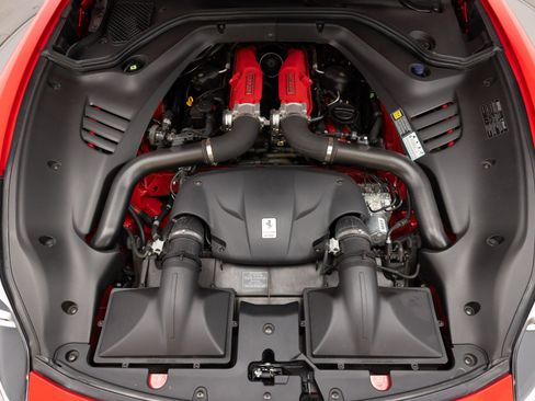 Certified 2017 Ferrari California T RWD image 92