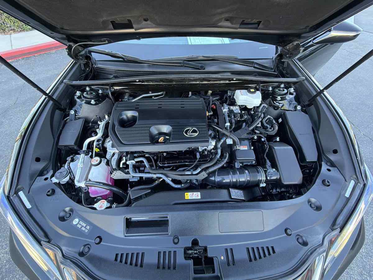 Used 2024 Lexus ES 300h F Sport w/ Accessory Package (Z1) FWD image 39