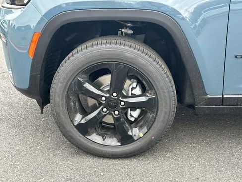 New 2026 Jeep Grand Cherokee Limited image 13