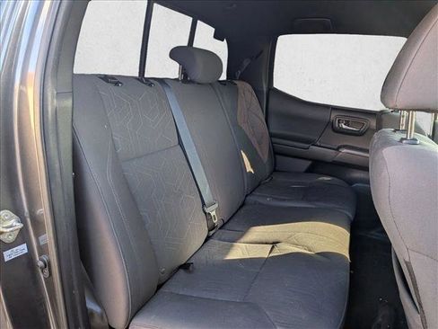 Used 2019 Toyota Tacoma TRD Off-Road w/ Technology Package AWD/4WD image 16