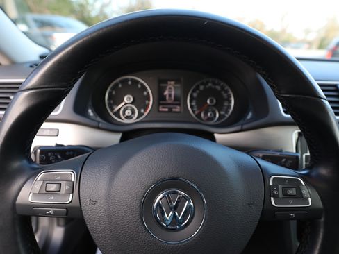 Used 2014 Volkswagen Passat 1.8T SE image 22