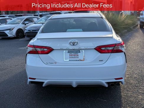 Certified 2018 Toyota Camry SE FWD image 6