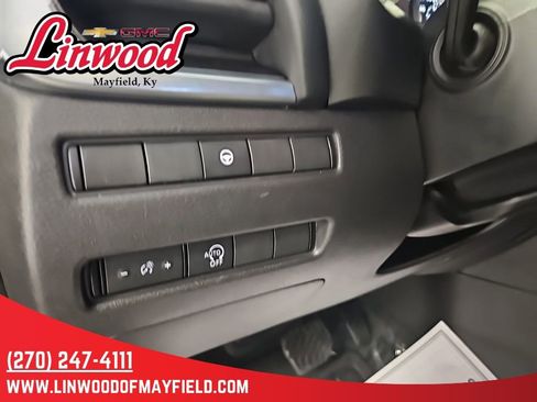 Used 2023 Nissan Rogue SV image 16