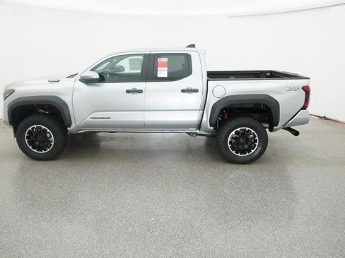 New 2025 Toyota Tacoma TRD Off-Road AWD/4WD image 45
