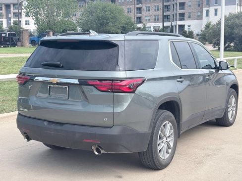 Used 2023 Chevrolet Traverse LT FWD image 4
