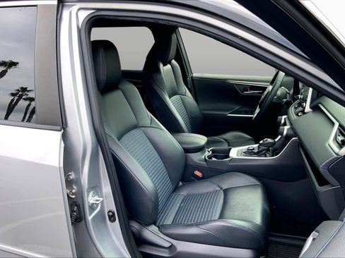 Used 2020 Toyota RAV4 XSE AWD/4WD image 8