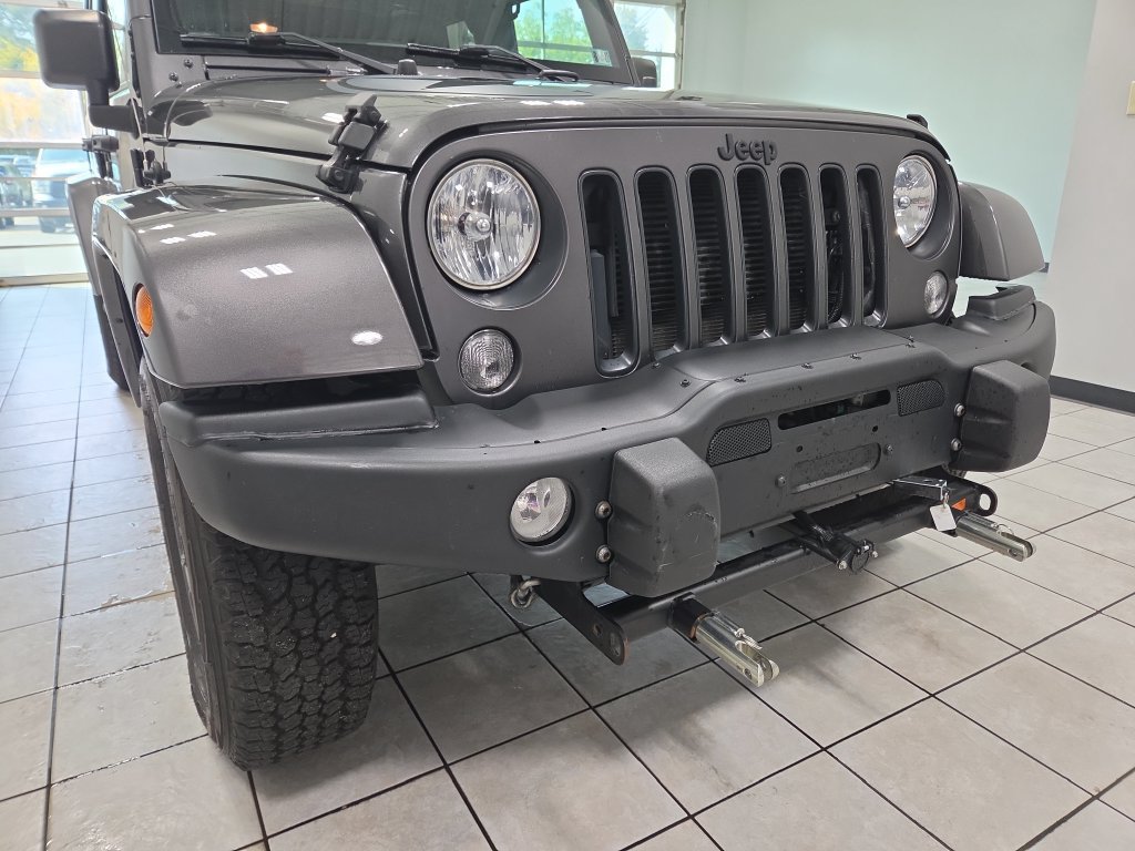 Used 2018 Jeep Wrangler Unlimited Sport AWD/4WD image 2