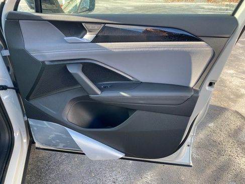 New 2026 Volkswagen Tiguan SE R-Line image 43