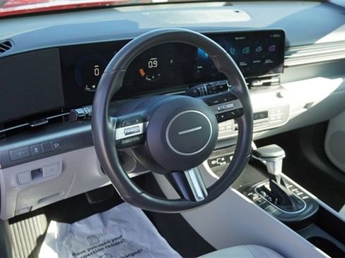 Used 2024 Hyundai Kona SEL image 17
