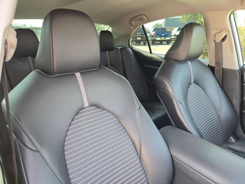 Used 2024 Toyota Camry SE image 30