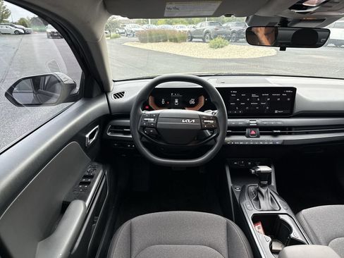 Used 2025 Kia K4 FWD image 14