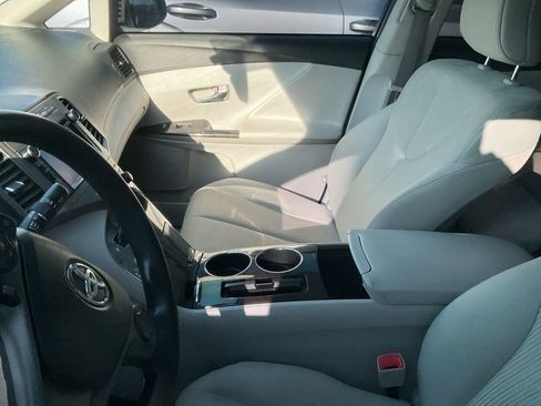 Used 2013 Toyota Venza LE w/ LE Convenience Pkg image 8