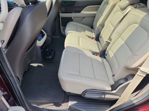 Used 2024 Lincoln Navigator Premiere AWD/4WD image 12