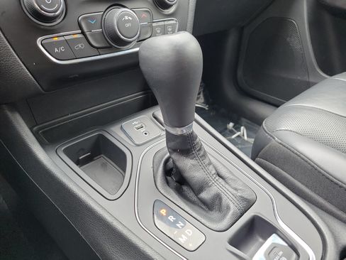 Used 2021 Jeep Cherokee Latitude Lux w/ Sun & Sound Group FWD image 29