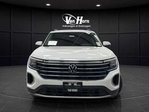 Used 2025 Volkswagen Atlas SE AWD/4WD image 2