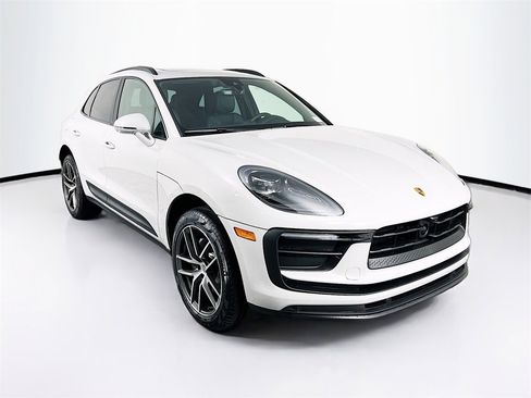 New 2026 Porsche Macan image 7