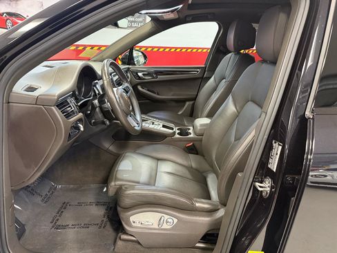 Used 2021 Porsche Macan S AWD/4WD image 29