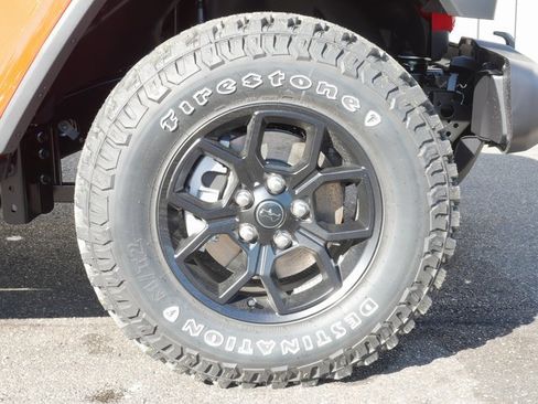 New 2025 Jeep Gladiator High Tide image 12