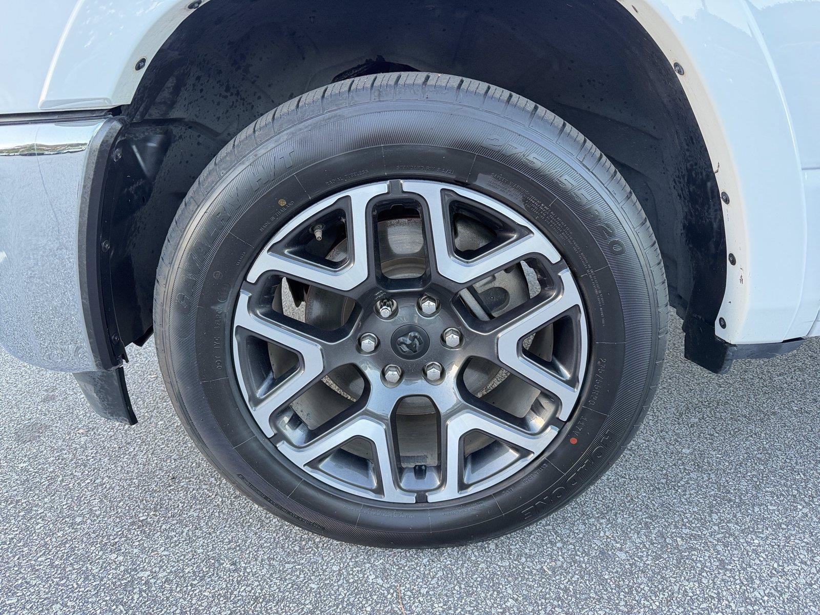 Used 2025 RAM 1500 Laramie AWD/4WD image 10