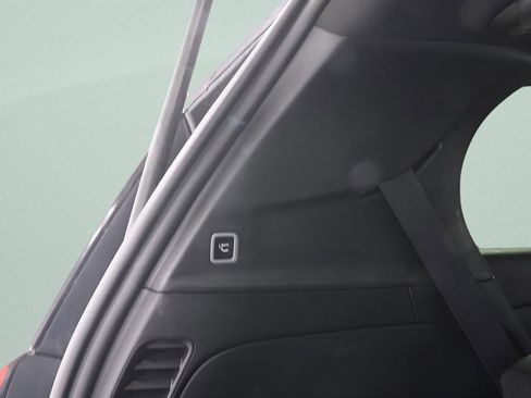 Used 2025 Chrysler Pacifica Select image 25