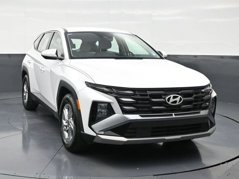 Used 2025 Hyundai Tucson SE image 7