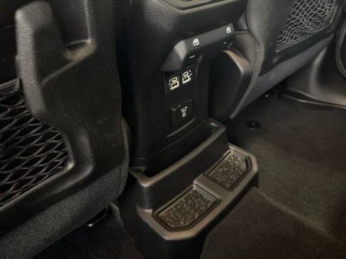 Used 2020 Jeep Wrangler Unlimited Rubicon w/ LED Lighting Group AWD/4WD image 29