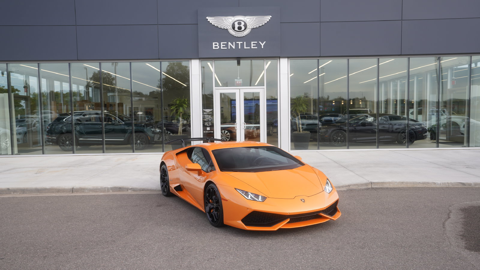 Used 2015 Lamborghini Huracan LP 610-4 AWD/4WD image 22