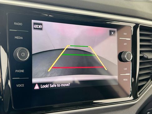 Used 2022 Volkswagen Atlas Cross Sport SEL R-Line image 14