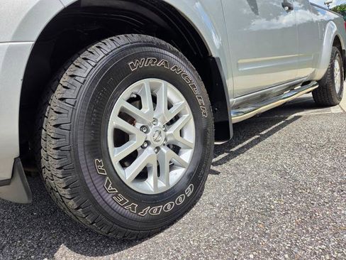 Used 2014 Nissan Frontier SV w/ SV Value Truck Package image 4