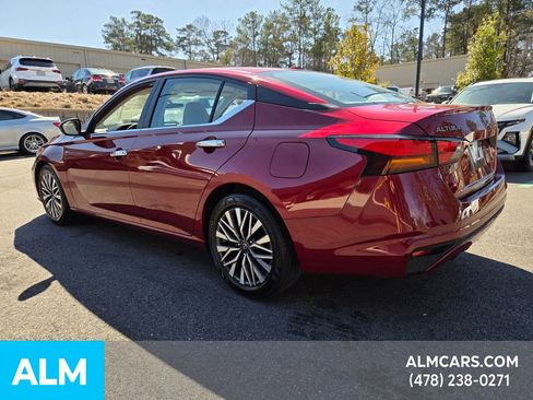 Used 2025 Nissan Altima 2.5 SV image 8