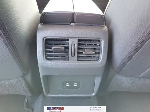 Used 2025 Nissan Rogue SV FWD image 11