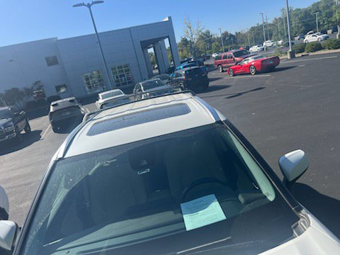 Used 2021 Toyota Highlander XLE FWD image 9