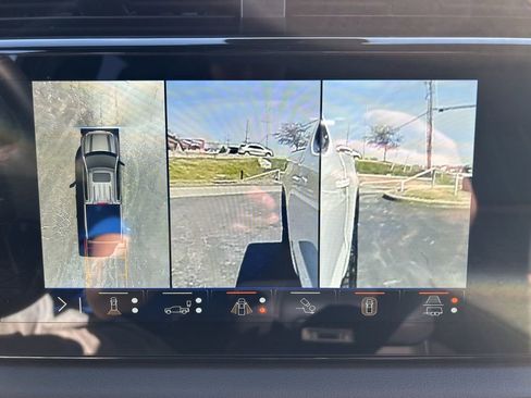 Used 2025 GMC Sierra 1500 AT4 AWD/4WD image 40