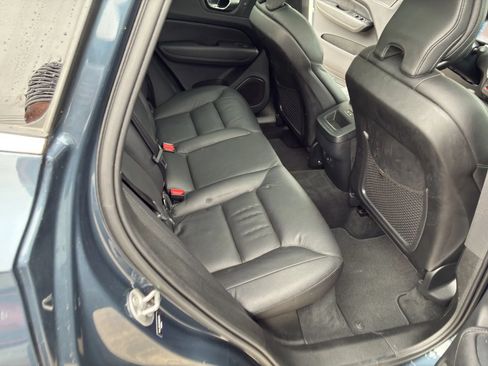 Used 2022 Volvo XC60 B5 Momentum AWD/4WD image 17