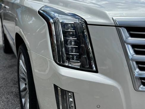 Used 2015 Cadillac Escalade Platinum RWD image 6