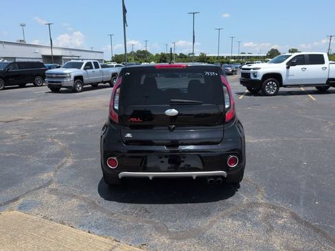 Used 2018 Kia Soul ! FWD image 6
