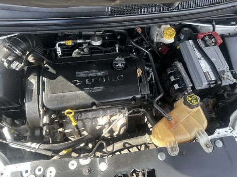 Used 2017 Chevrolet Sonic LT image 19