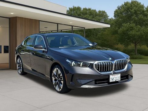 Used 2026 BMW 530i w/ Premium Package RWD image 6
