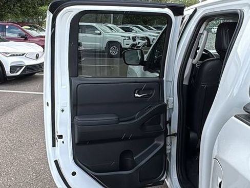 Certified 2024 Nissan Frontier SL w/ Technology Package AWD/4WD image 21