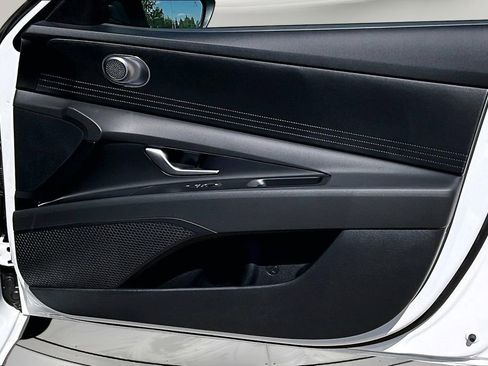 New 2026 Hyundai Elantra SE FWD image 25
